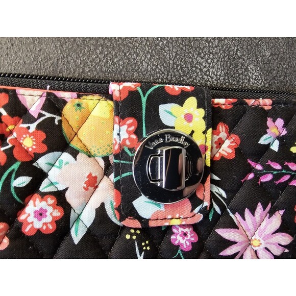 Vera Bradley RFID Turnlock Wallet Tangerine Twist New without Tags - Picture 2 of 8